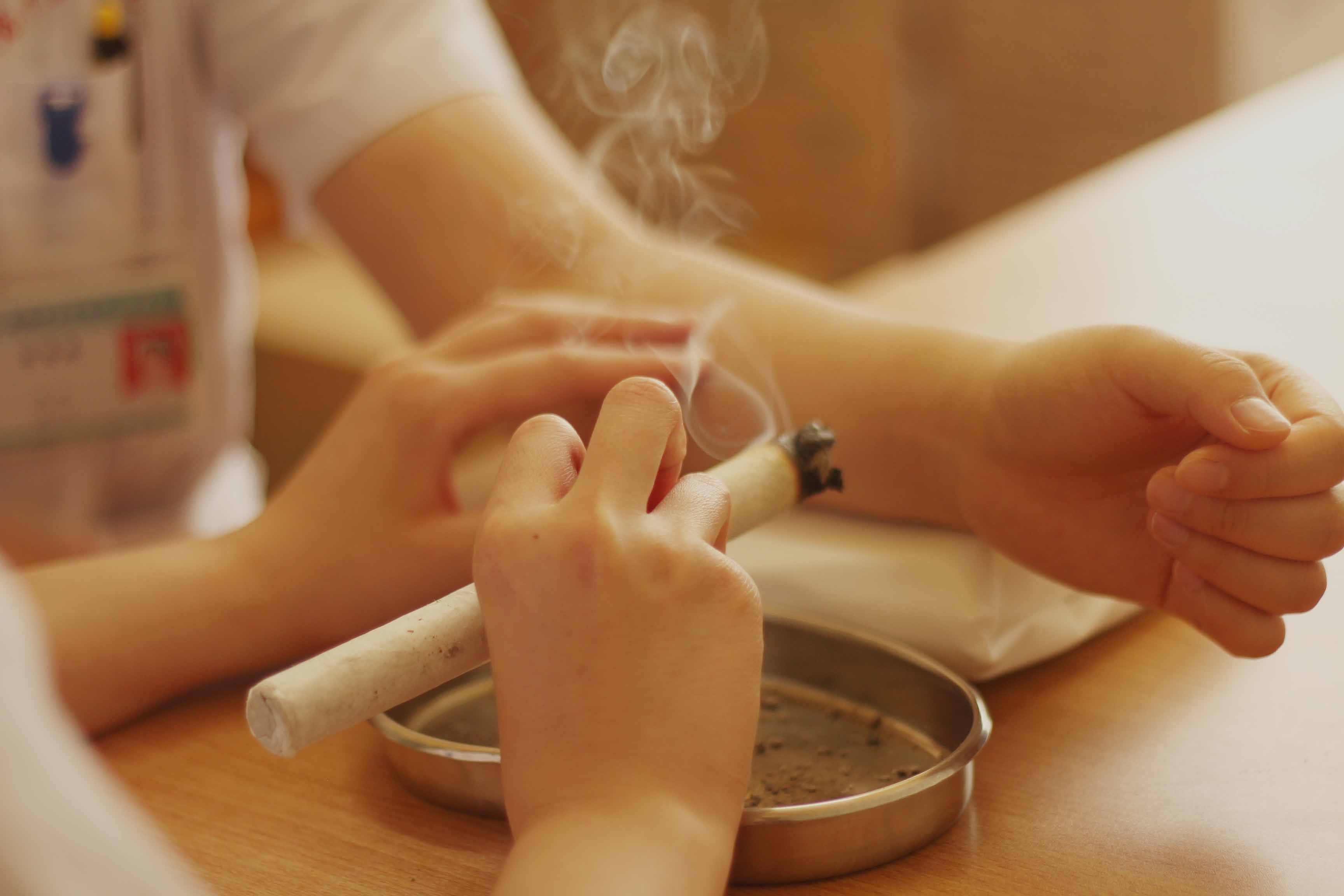 艾灸調氣血扶正氣！詳解肚臍燒艾的操作方法